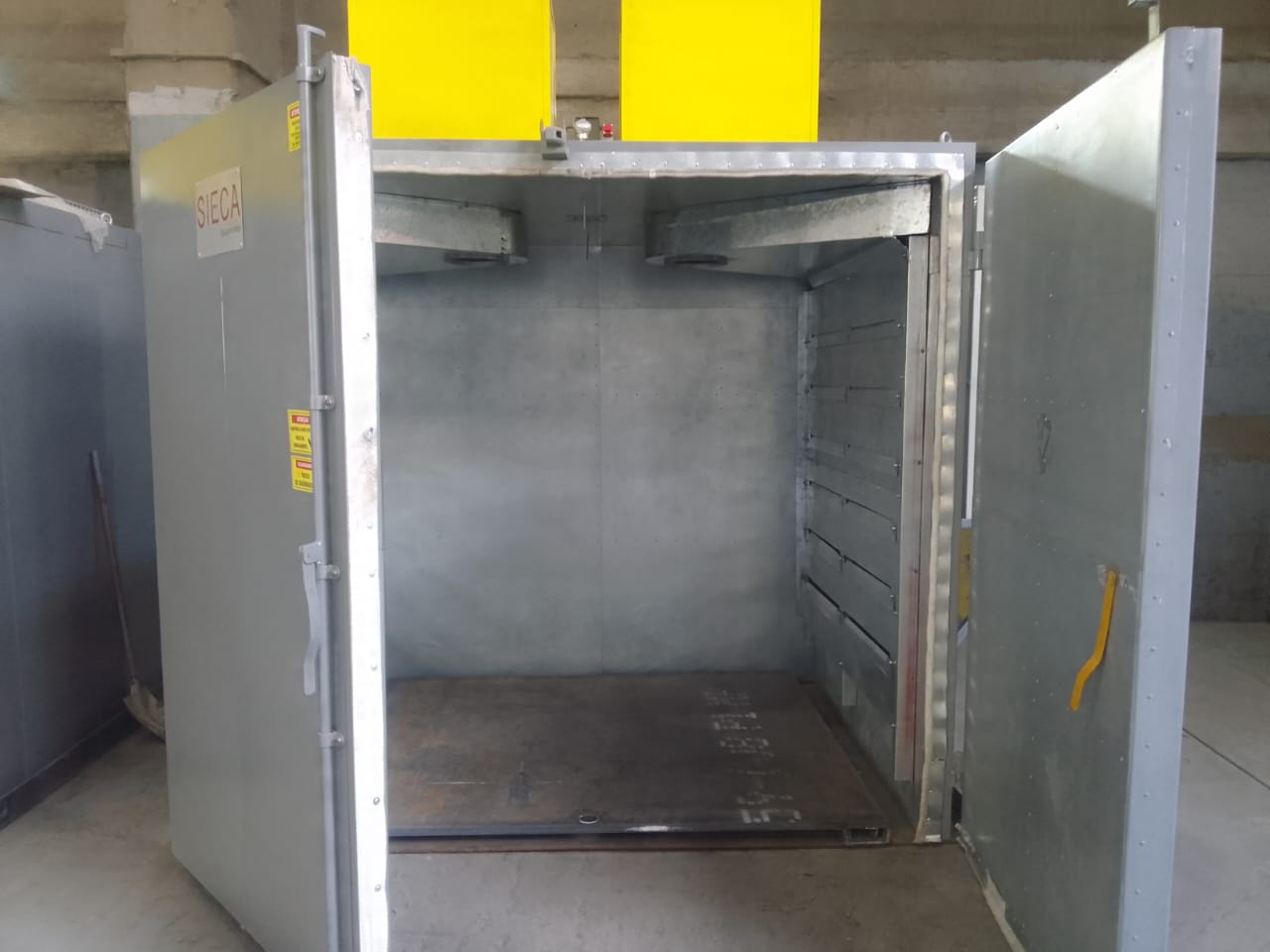 Imagem ilustrativa de Estufas Industriais